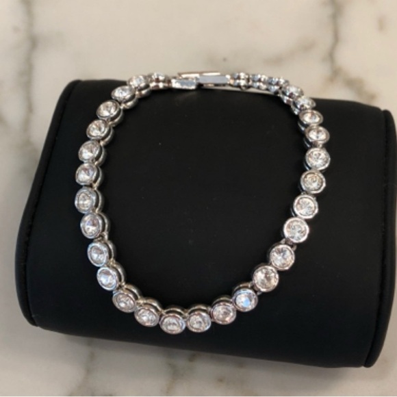 🔥Vintage - Crystal & Silver Tennis Bracelet - Picture 1 of 1